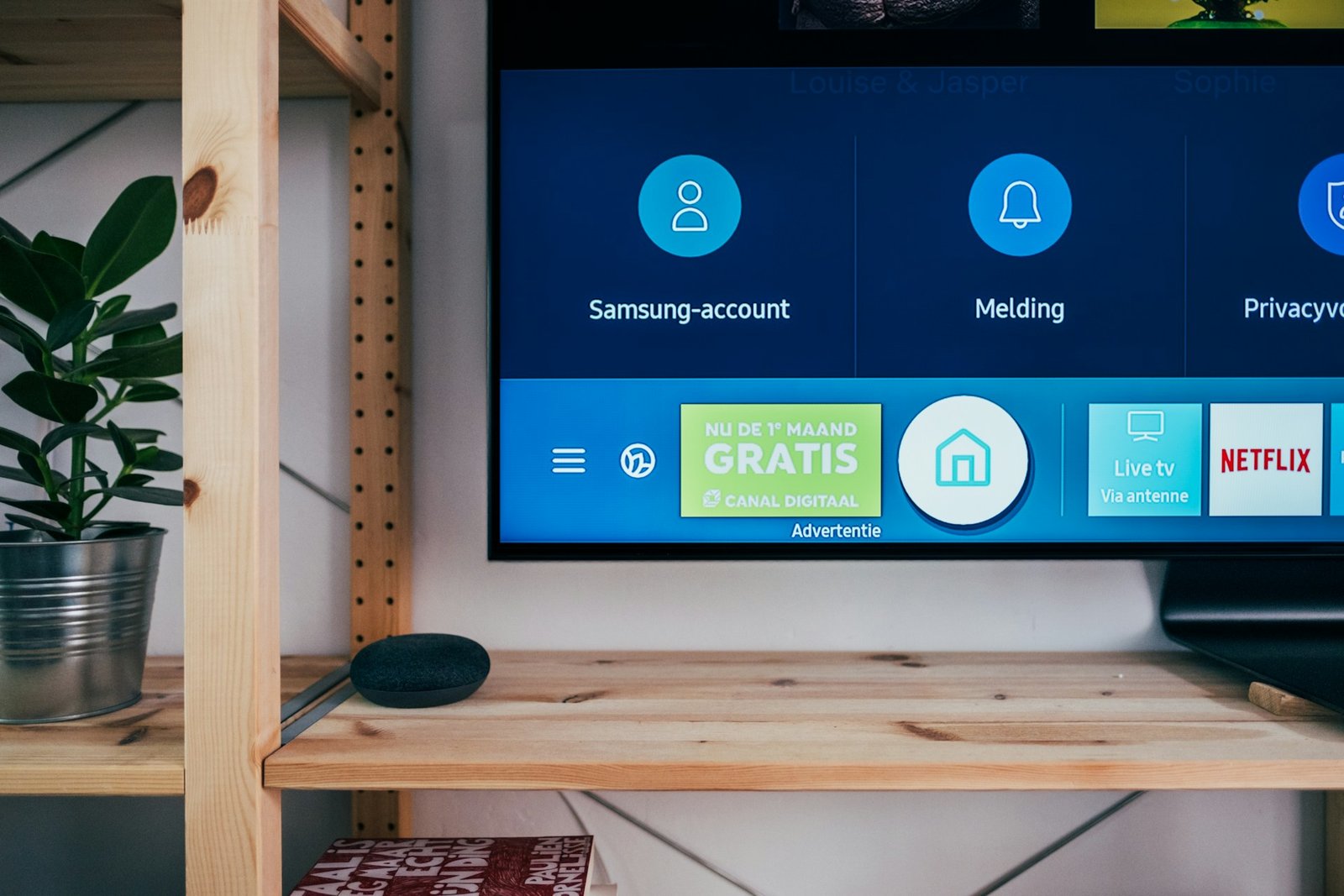Sinais de que sua Smart TV precisa de assistência técnica antes do problema piorar